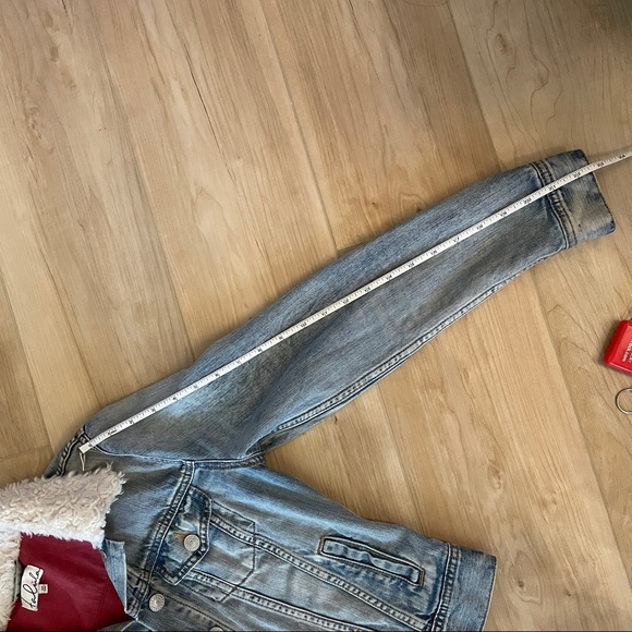 Aritzia talula Denim jacket with faux fur collar xs - Picture 7 of 9